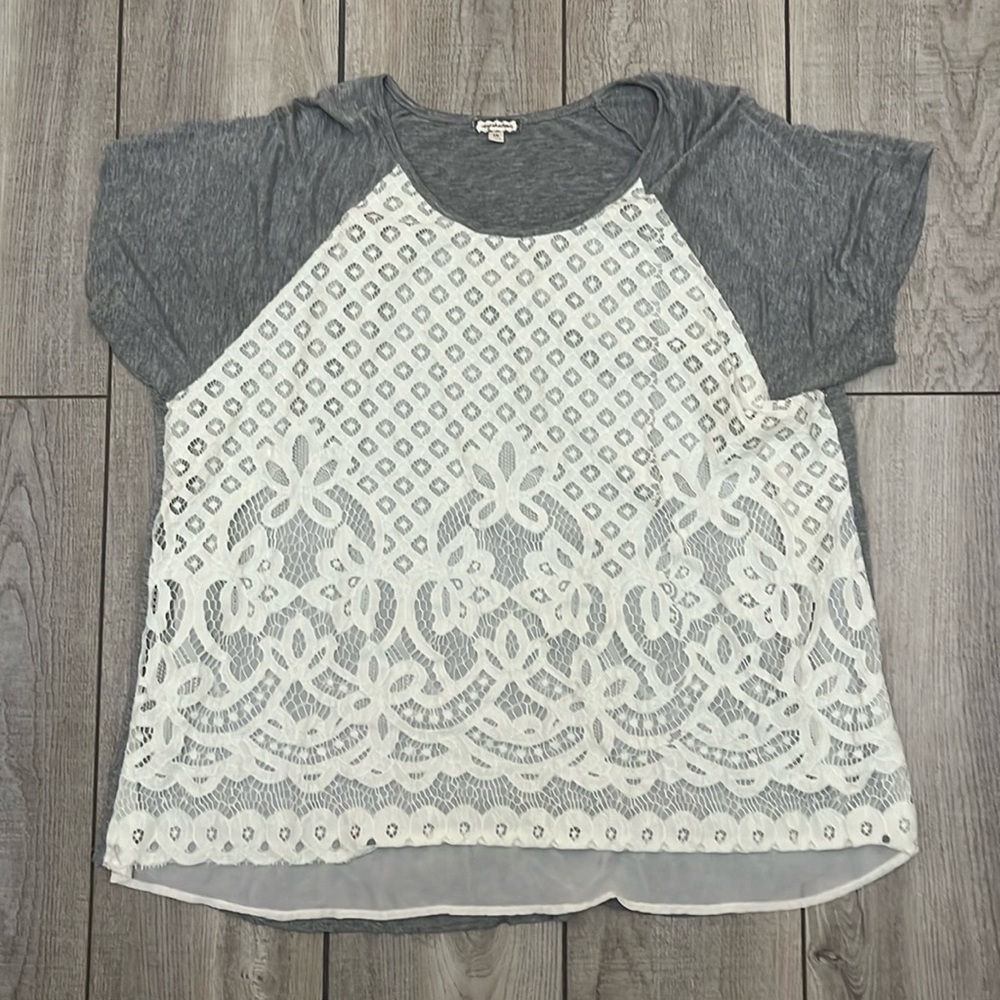 Eyeshadow Laced T-Shirt